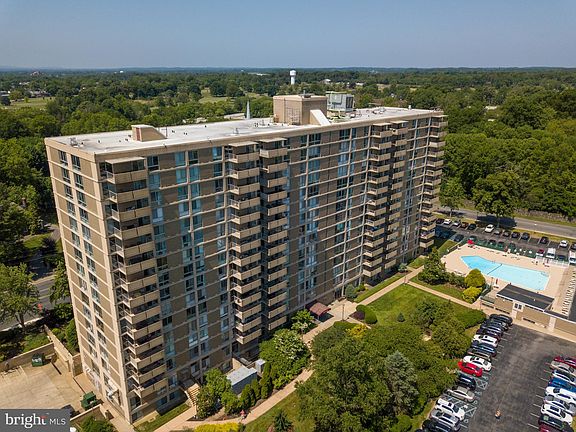 2nd image of 2401 Pennsylvania Ave APT 1614