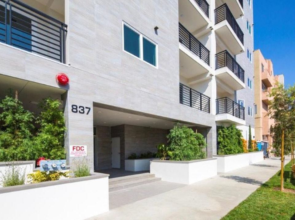 1st image of 830 S Harvard Blvd #111