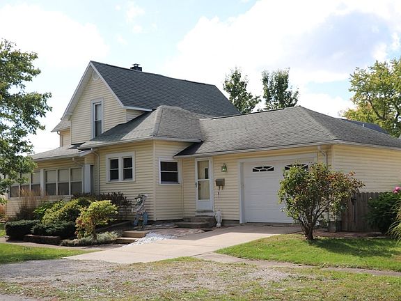 5th image of 204 Cedar St