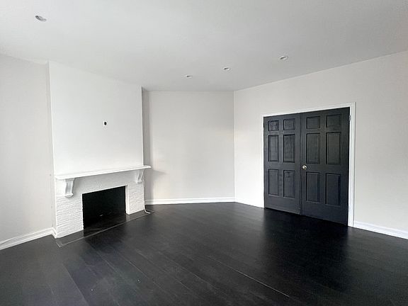 4th image of 14 Christopher St APT 4