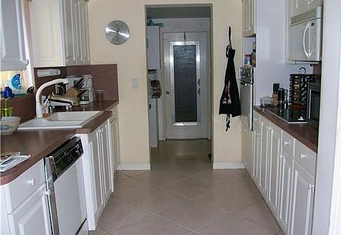 5th image of 831 SE 7th Ave