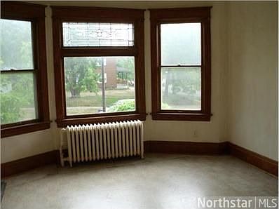 5th image of 895 Desoto St