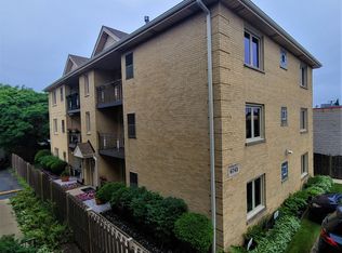 6743 W Irving Park Rd APT 202, Chicago, IL 60634
