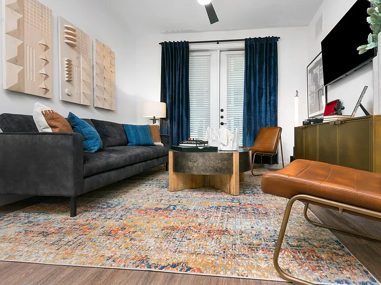 Troubadour Apartments — Photo 139