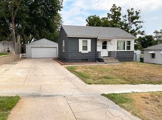 903 E F St, Mccook, NE 69001
