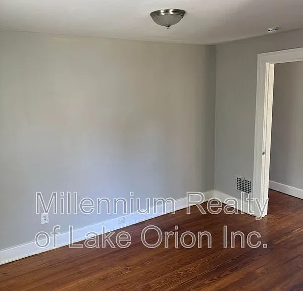 57 E Beverly Ave — Photo 11