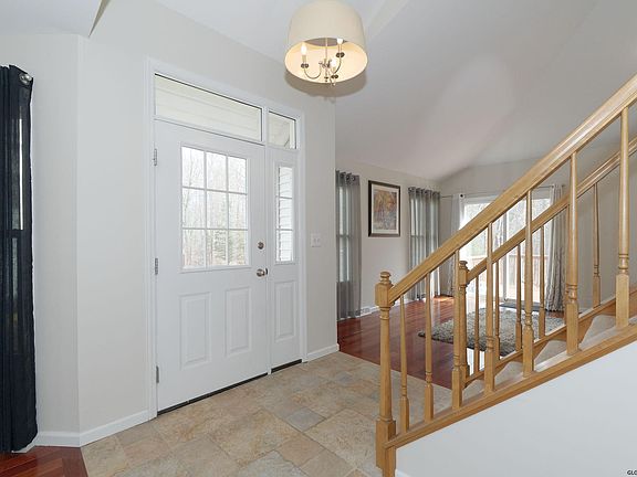 5th image of 121 Killarney Dr