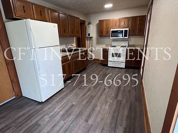 Eat-In Kitchen