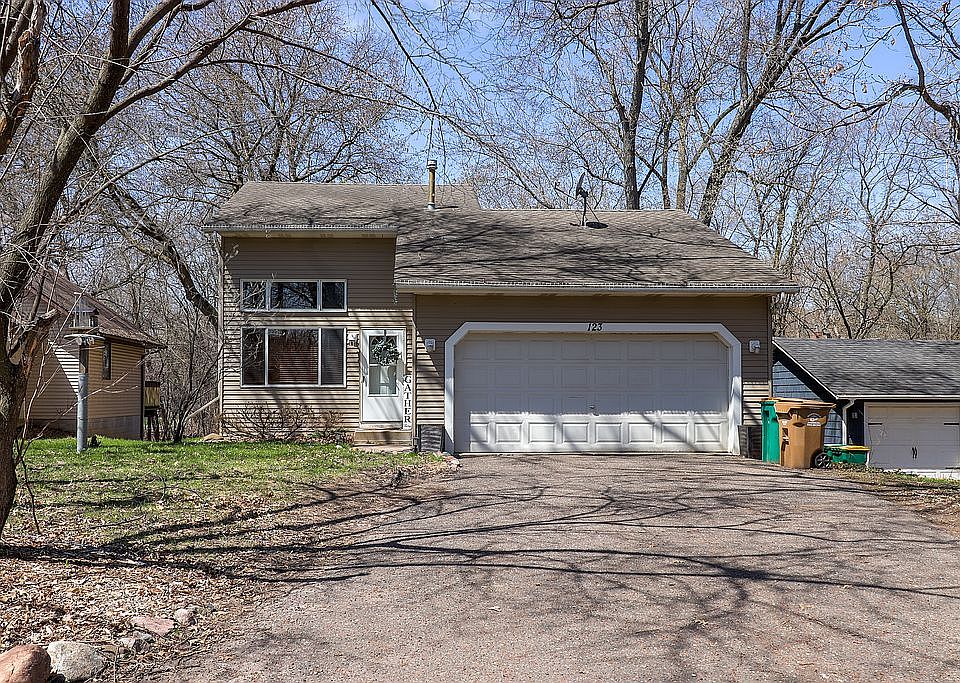 1st image of 123 McGregor Ave N