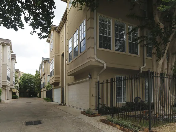 5302 Blossom St, Houston, TX 77007