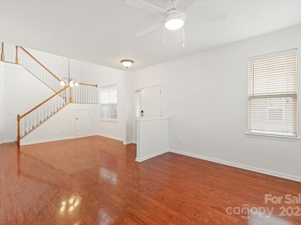 charlotte-north-carolina-65011711 picture