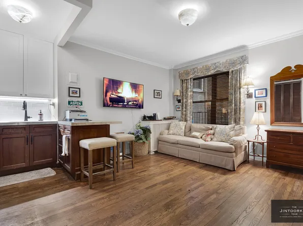 160 East 91st Street image 1 of 5