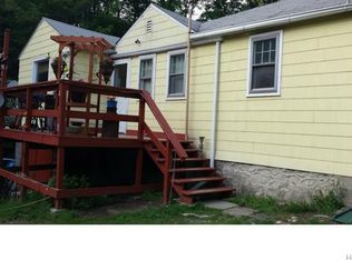 579 Oregon Trl, Shawangunk, NY 12566