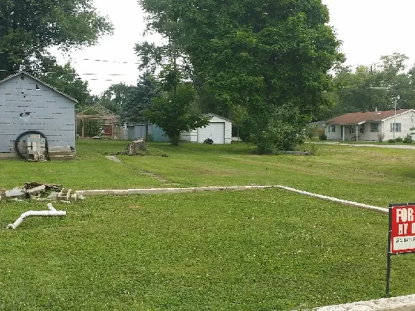 204 E Grissom Ave, Mitchell, IN 47446