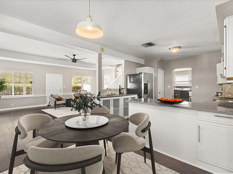 742 N Westmoreland Dr — Photo 16