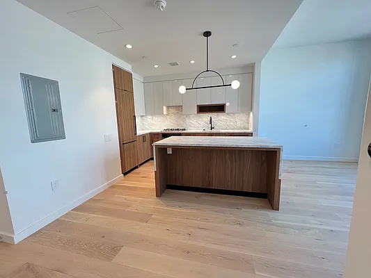 Rented by R New York | media 8