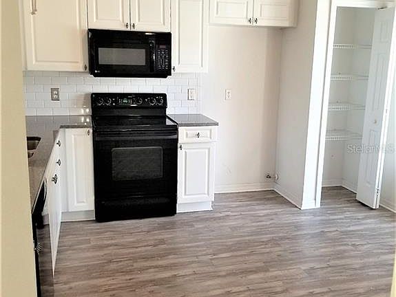 4th image of 3430 Village Green Ct