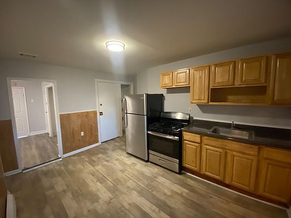 2nd image of 72 Van Nostrand Ave #1E