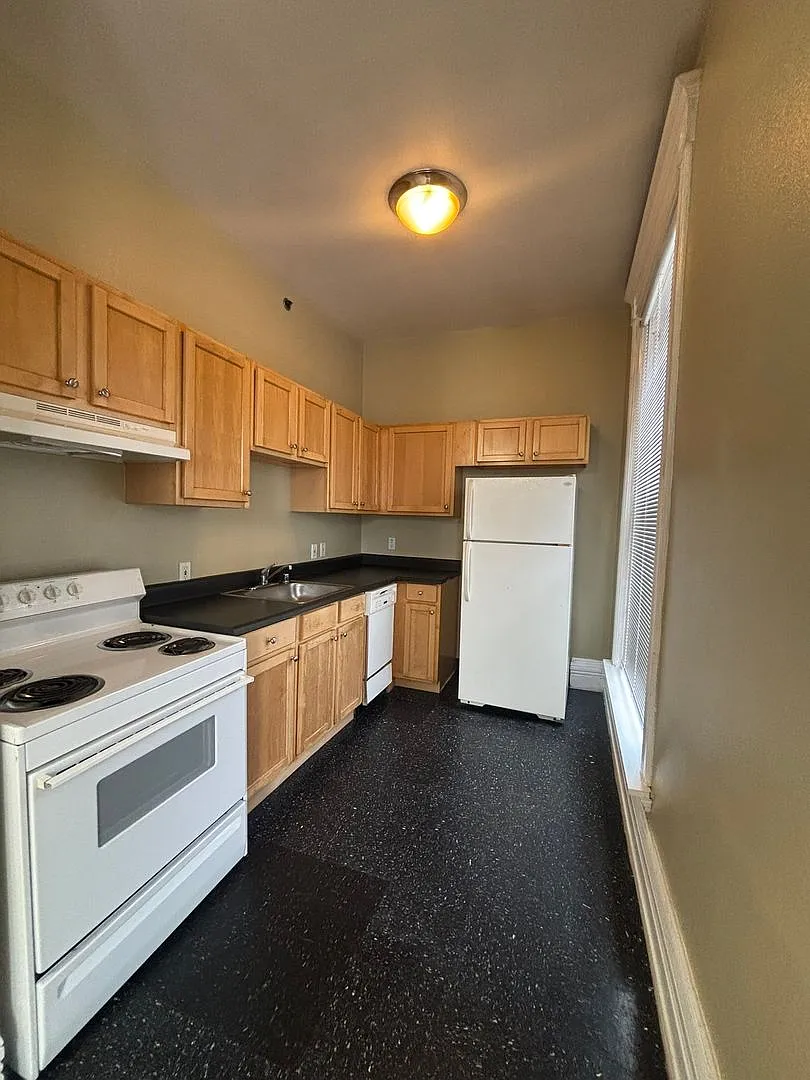 BOS755 — Photo 2