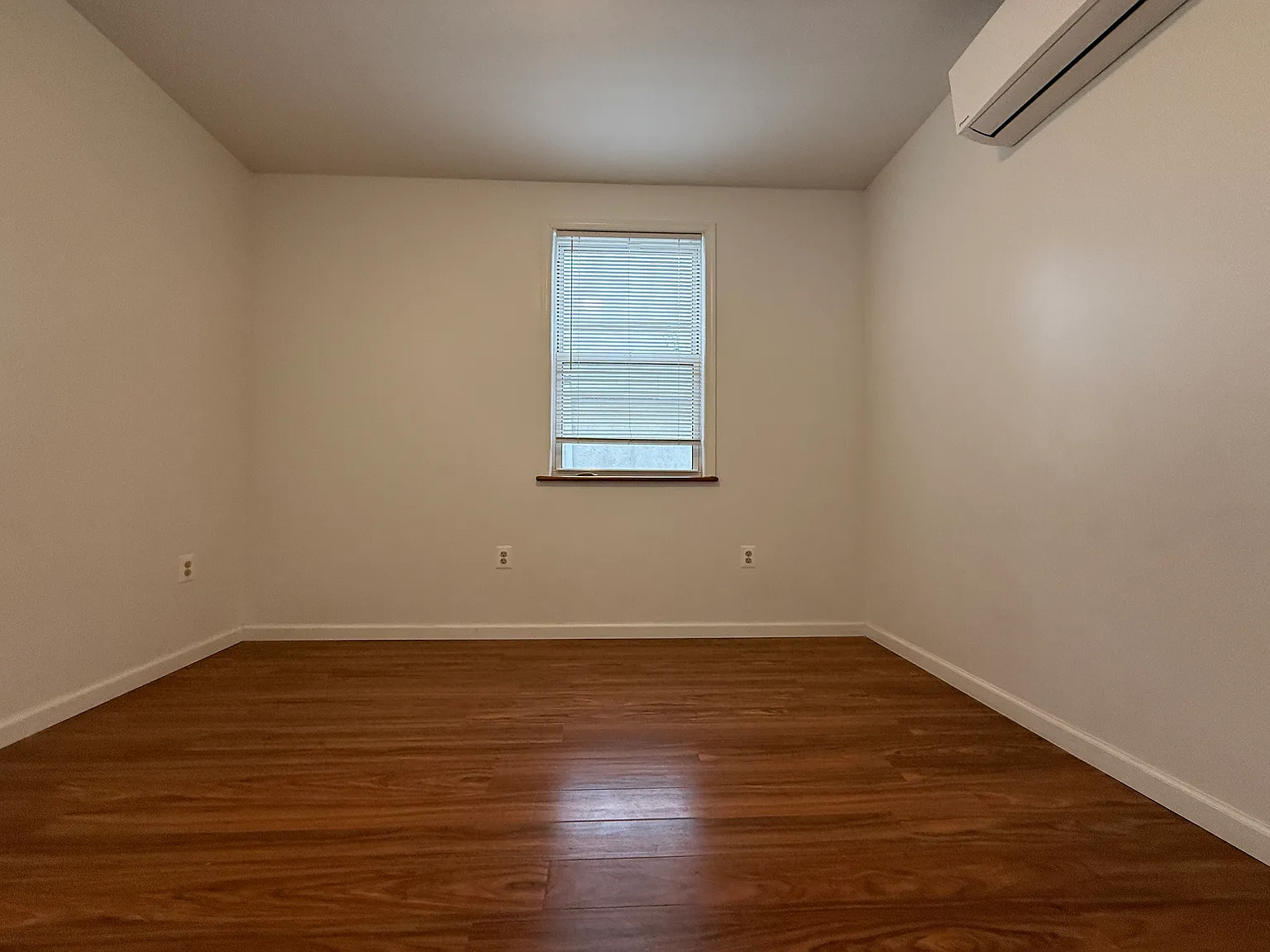 1 bed, $900 — Photo 4