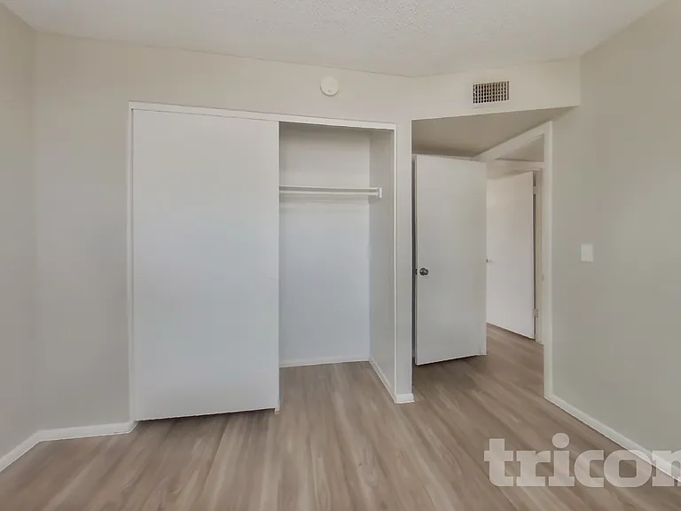 1010 W Blackhawk Dr — Photo 12