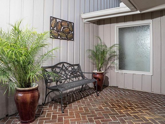 4th image of 22 Woodbine Pl