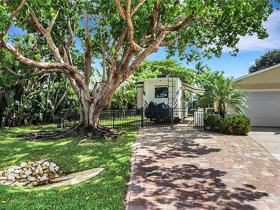 2nd image of 28391 Meadowlark LN