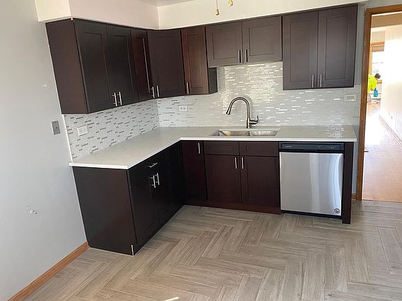 5th image of 6333 N Odell Ave #1A