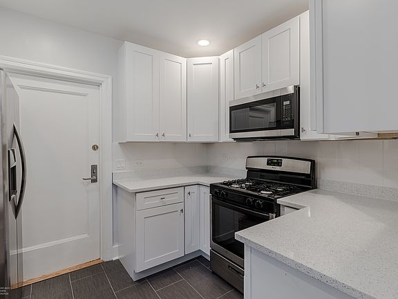 5th image of 5000 S Cornell Ave APT 2C