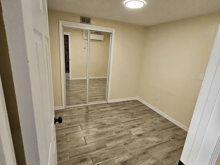 S Sunland Dr — Photo 9