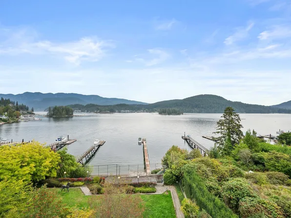 828 Beachview Dr, North Vancouver, BC V7G 1R1