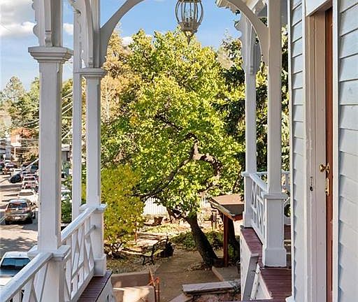 5th image of 151 Ruxton Ave