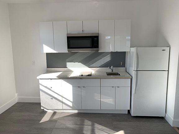 3rd image of 389 Guerrero St APT 7
