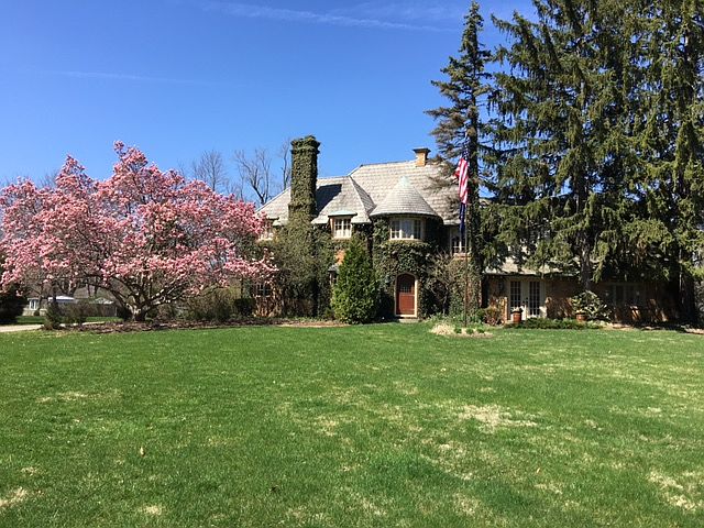 1st image of 903 Forest Dr