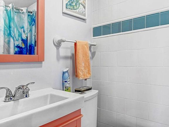 2nd image of 810 Carol Ave #5