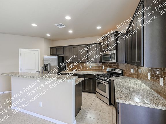 4th image of 3645 S Jasmine Dr