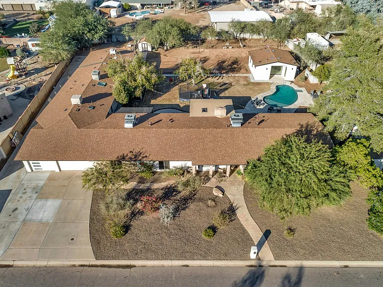 6316 E Delcoa Ave — Photo 3