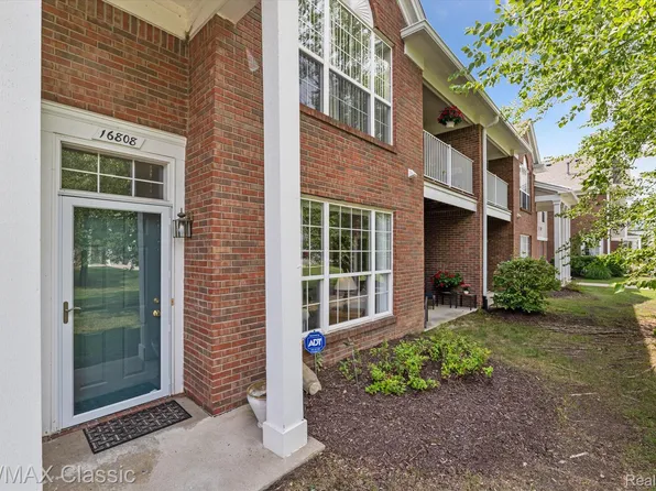 16808 Dover Dr, Northville, MI 48168