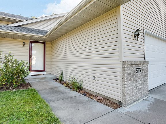 2nd image of 25775 Goldfinch Ave