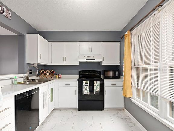 4th image of 309 E Montcastle Dr Unit C