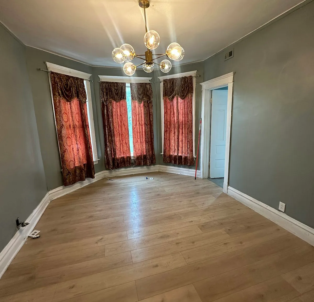 6219 S Wood St, Unit 2 — Photo 1