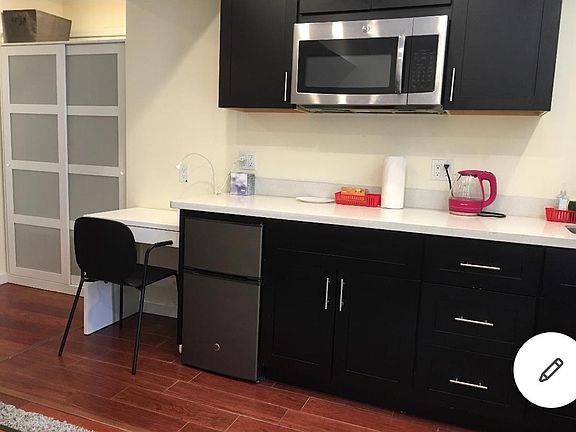 3rd image of 33 Taraval St Studio A