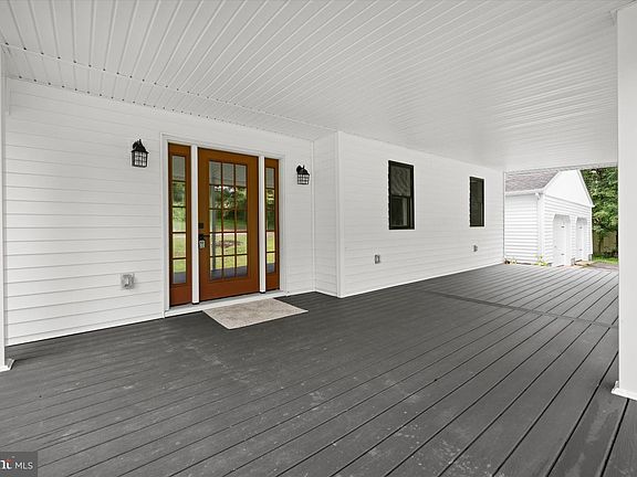 3rd image of 512 Cricket Ln
