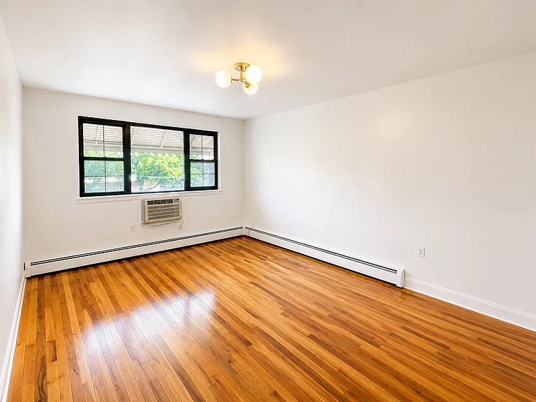 533 Soundview Ave #3 — Photo 2