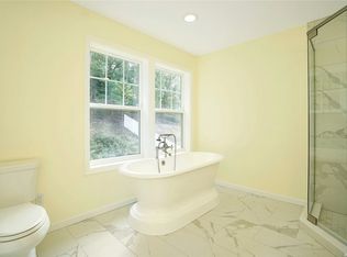 1 Judges Ln, Smithtown, NY 11787