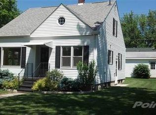 1146 Adams St, Lapeer, MI 48446