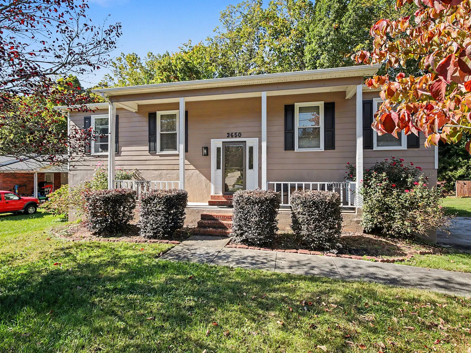 3 bed, 1965 sqft, $1,950 — Photo 2