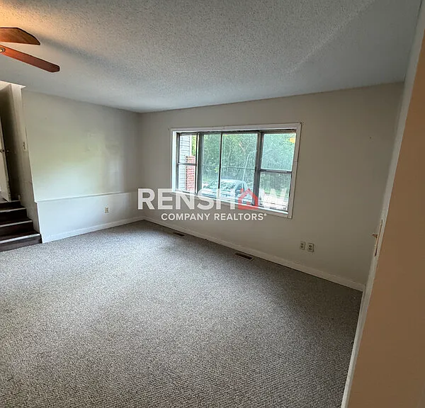450 Bedwell St — Photo 7