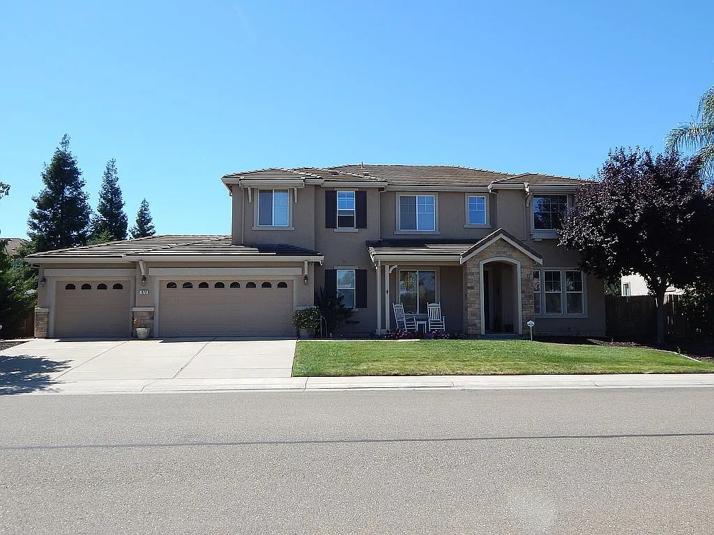 972 Roundstone Dr photo 1