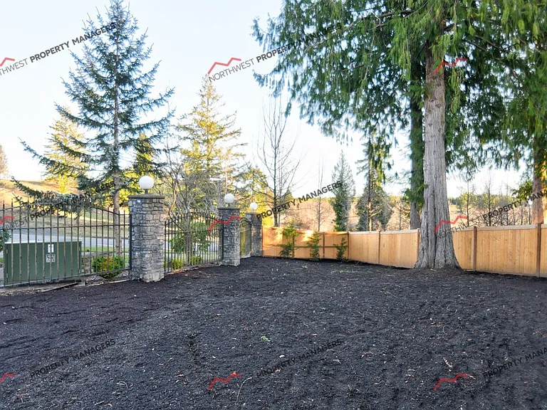101 Sycamore Ln — Photo 31